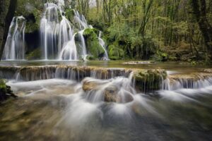 waterfalls-1144130_1280